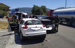 Scontro pulmino-auto al bivio per Roccaravindola, ci sono feriti