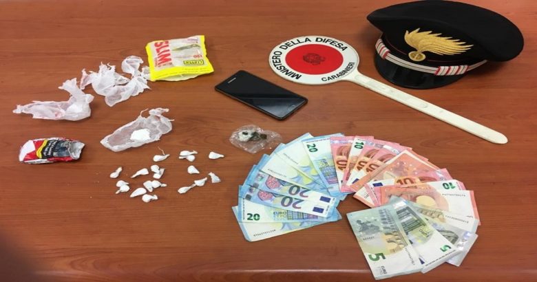 CRONACA - Colpo allo spaccio di droga un arresto, sequestro di cocaina, hashish e soldi