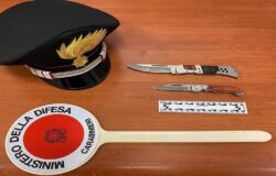 carabinieri coltelli