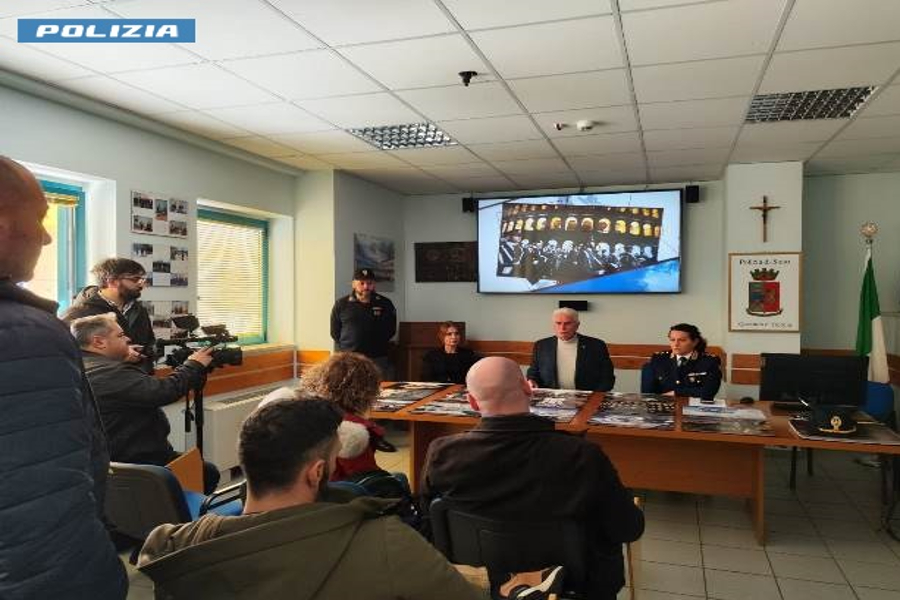 Presentato il calendario 2024 della Polizia di Stato